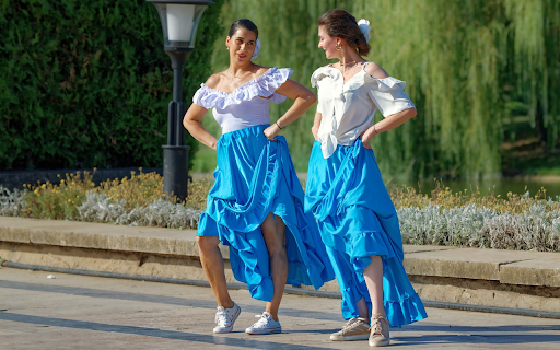 Graceful dancers  from Chrome web store to be run with OffiDocs Chromium online
