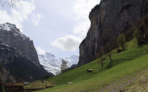 Green Grass Between Mountains  from Chrome web store to be run with OffiDocs Chromium online
