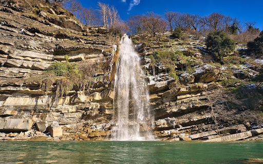 High cliffs and waterfalls  from Chrome web store to be run with OffiDocs Chromium online