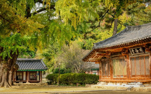 Historical Academy Grounds in Autumn  from Chrome web store to be run with OffiDocs Chromium online