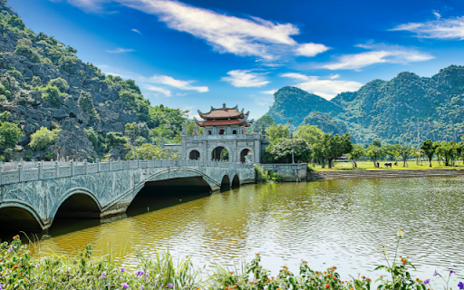 Hoa Lu  from Chrome web store to be run with OffiDocs Chromium online