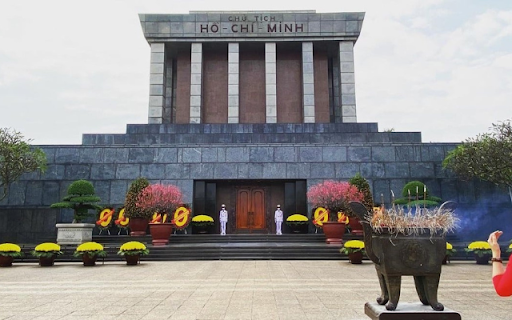Ho Chi Minh Mausoleum – A Sacred Tribute to Vietnam’s Great Leader  from Chrome web store to be run with OffiDocs Chromium online