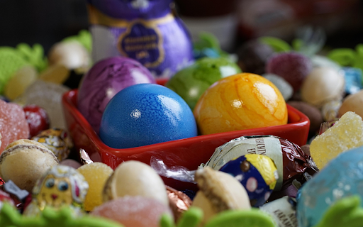 Holiday balls and candy  from Chrome web store to be run with OffiDocs Chromium online
