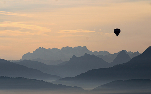 Hot air balloon over the mountain  from Chrome web store to be run with OffiDocs Chromium online