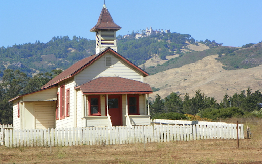 House by the mountain  from Chrome web store to be run with OffiDocs Chromium online