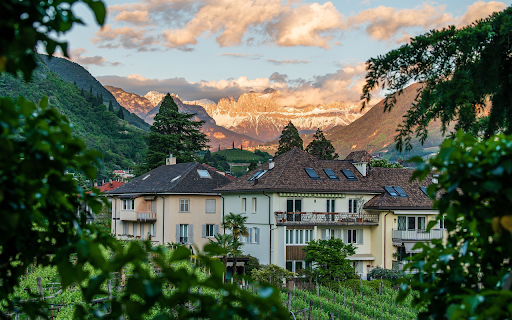 House in front of the mountain  from Chrome web store to be run with OffiDocs Chromium online