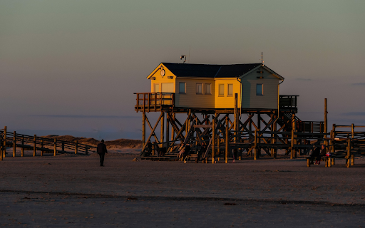 House on the sea  from Chrome web store to be run with OffiDocs Chromium online