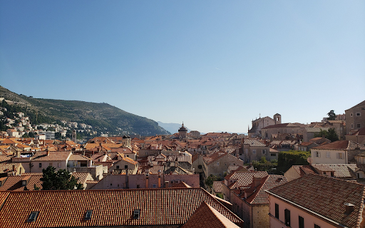 Houses with red tile roofs  from Chrome web store to be run with OffiDocs Chromium online