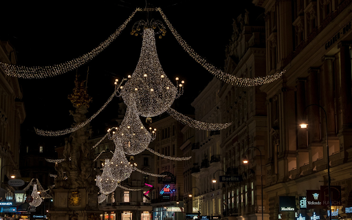 Huge flashing chandelier  from Chrome web store to be run with OffiDocs Chromium online