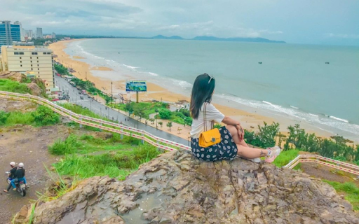 Đồi Con Heo – A Hidden Hilltop with Stunning Coastal Views  from Chrome web store to be run with OffiDocs Chromium online