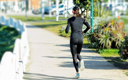 Jogging girl  from Chrome web store to be run with OffiDocs Chromium online