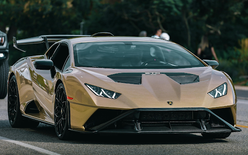 Lamborghini Huracan on the Street  from Chrome web store to be run with OffiDocs Chromium online