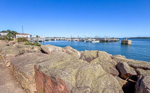 Large rocks beside the dike  from Chrome web store to be run with OffiDocs Chromium online