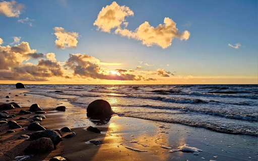 LATVIA SEA THEME  from Chrome web store to be run with OffiDocs Chromium online