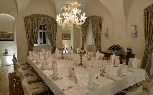 Luxury restaurant  from Chrome web store to be run with OffiDocs Chromium online