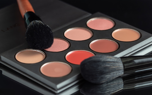 Makeup palette and brush  from Chrome web store to be run with OffiDocs Chromium online