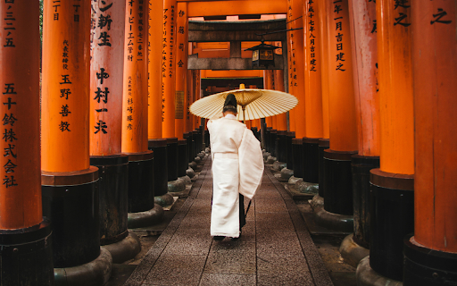 Man Holding An Umbrella  from Chrome web store to be run with OffiDocs Chromium online