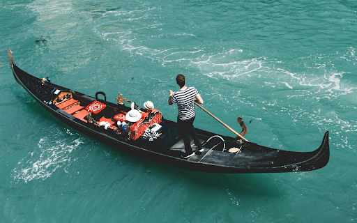 Man Standing on Gondola  from Chrome web store to be run with OffiDocs Chromium online