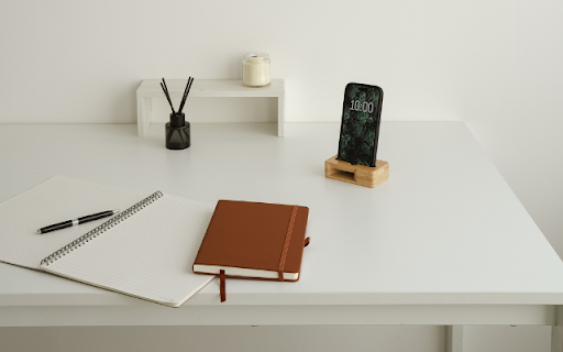 Minimalist Desk Setup: Simplicity and Focus for a Productive Workspace  from Chrome web store to be run with OffiDocs Chromium online