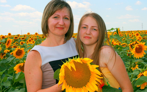 Mom is always watching  from Chrome web store to be run with OffiDocs Chromium online