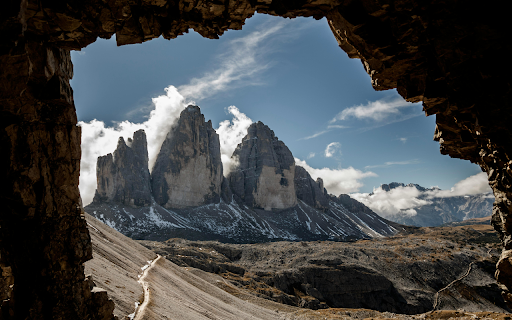 Mountains Covered with Snow  from Chrome web store to be run with OffiDocs Chromium online