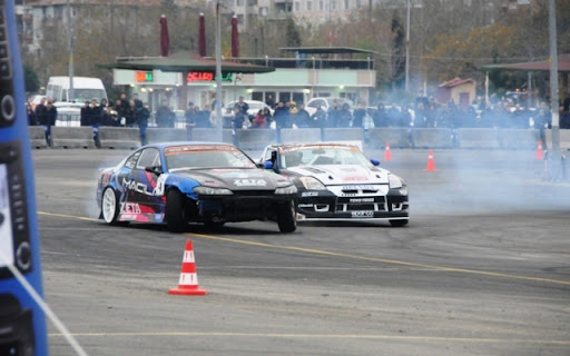 Nice Car Drift Racing Games  from Chrome web store to be run with OffiDocs Chromium online