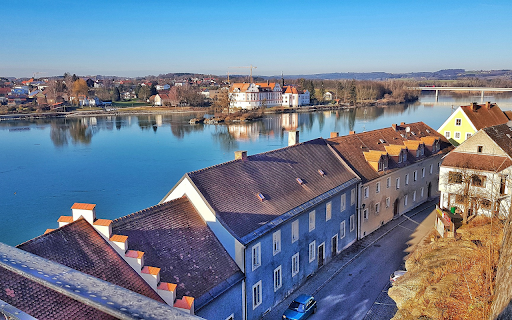Old town by the river  from Chrome web store to be run with OffiDocs Chromium online
