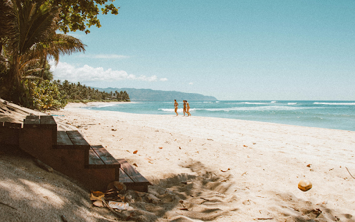 People on Beach  from Chrome web store to be run with OffiDocs Chromium online
