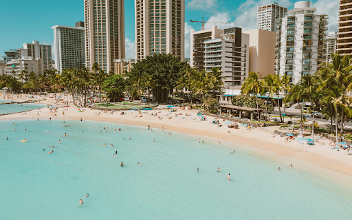 People on the Beach near Hotels  from Chrome web store to be run with OffiDocs Chromium online