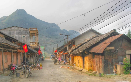 Pho Bang Town – A Hidden Gem in Ha Giang  from Chrome web store to be run with OffiDocs Chromium online