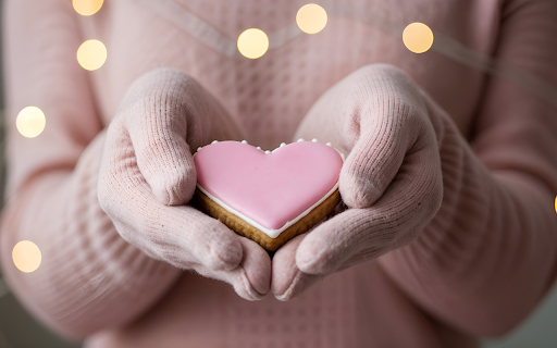 Pink heart cake  from Chrome web store to be run with OffiDocs Chromium online