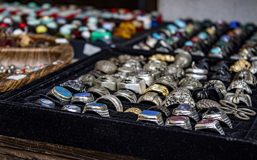 Precious and luxurious jewelry  from Chrome web store to be run with OffiDocs Chromium online