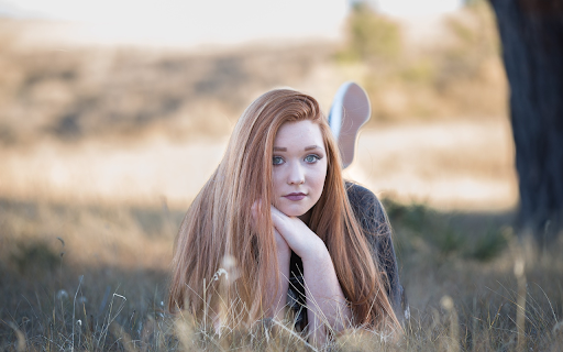 Pretty brown haired girl  from Chrome web store to be run with OffiDocs Chromium online
