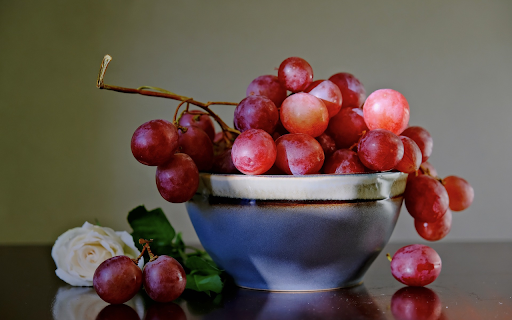 Purple grapes and white roses  from Chrome web store to be run with OffiDocs Chromium online