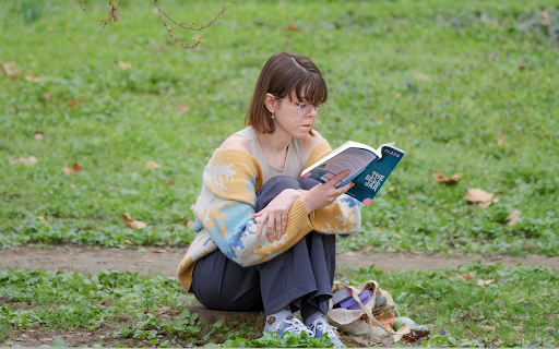 Reading on the Grass  from Chrome web store to be run with OffiDocs Chromium online