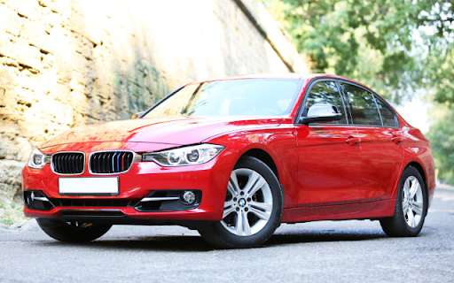 Red BMW 320i GT on the Road  from Chrome web store to be run with OffiDocs Chromium online