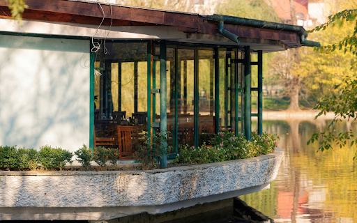 Restaurant in the middle of the lake  from Chrome web store to be run with OffiDocs Chromium online