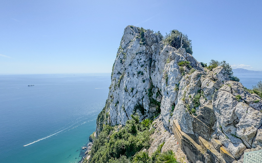 Rocky Mountains and Blue Sea  from Chrome web store to be run with OffiDocs Chromium online