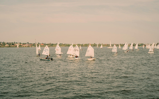Sailboats Full of Wind  from Chrome web store to be run with OffiDocs Chromium online