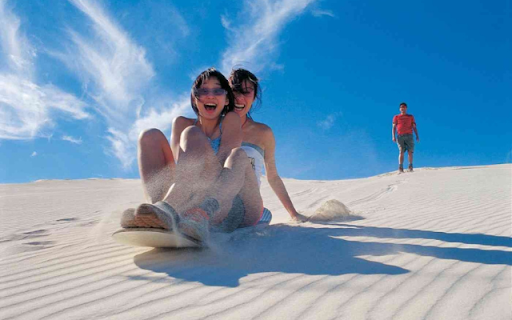 Sandboarding at Bàu Trắng – An Exhilarating Desert Adventure  from Chrome web store to be run with OffiDocs Chromium online