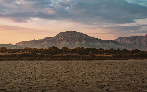 Scenic Mountain Landscape at Sunset  from Chrome web store to be run with OffiDocs Chromium online