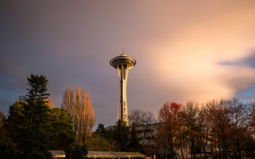 Seattle Space Needle at Dusk in Fall  from Chrome web store to be run with OffiDocs Chromium online