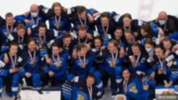 Téléchargement gratuit Capture d'écran 2021 01 06 La Finlande contre la Russie Les Finlandais marquent quatre buts sans réponse et remportent le bronze aux Championnats du monde juniors 2021 photo ou image gratuite à modifier avec l'éditeur d'images en ligne GIMP