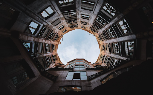 Skywell of the Ancient Building  from Chrome web store to be run with OffiDocs Chromium online