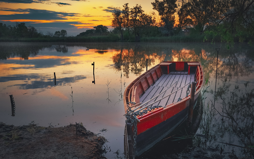 Small boat on the lake  from Chrome web store to be run with OffiDocs Chromium online