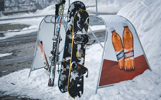 Snowboards near Advertisement  from Chrome web store to be run with OffiDocs Chromium online