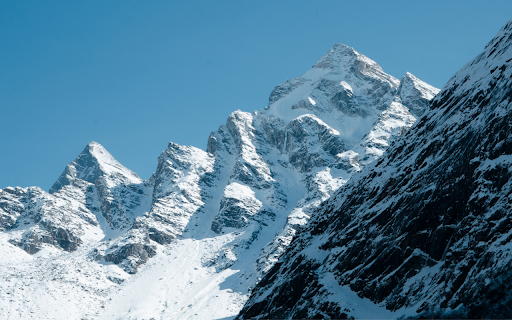 Snow Capped Peaks  from Chrome web store to be run with OffiDocs Chromium online