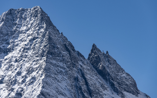 Snow clings to rocks  from Chrome web store to be run with OffiDocs Chromium online