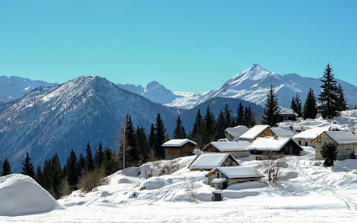 Snow covered village  from Chrome web store to be run with OffiDocs Chromium online
