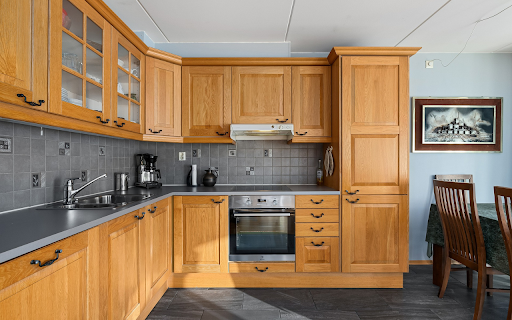 Spacious kitchen cabinets  from Chrome web store to be run with OffiDocs Chromium online